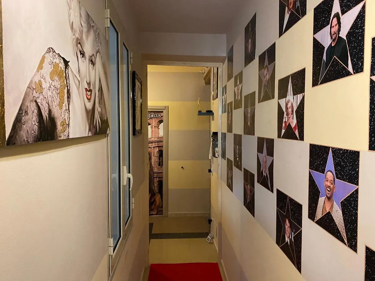 Hollywood Inn Palermo 3*,  Italia