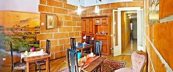 Hollywood Inn Palermo 3*,  Italia