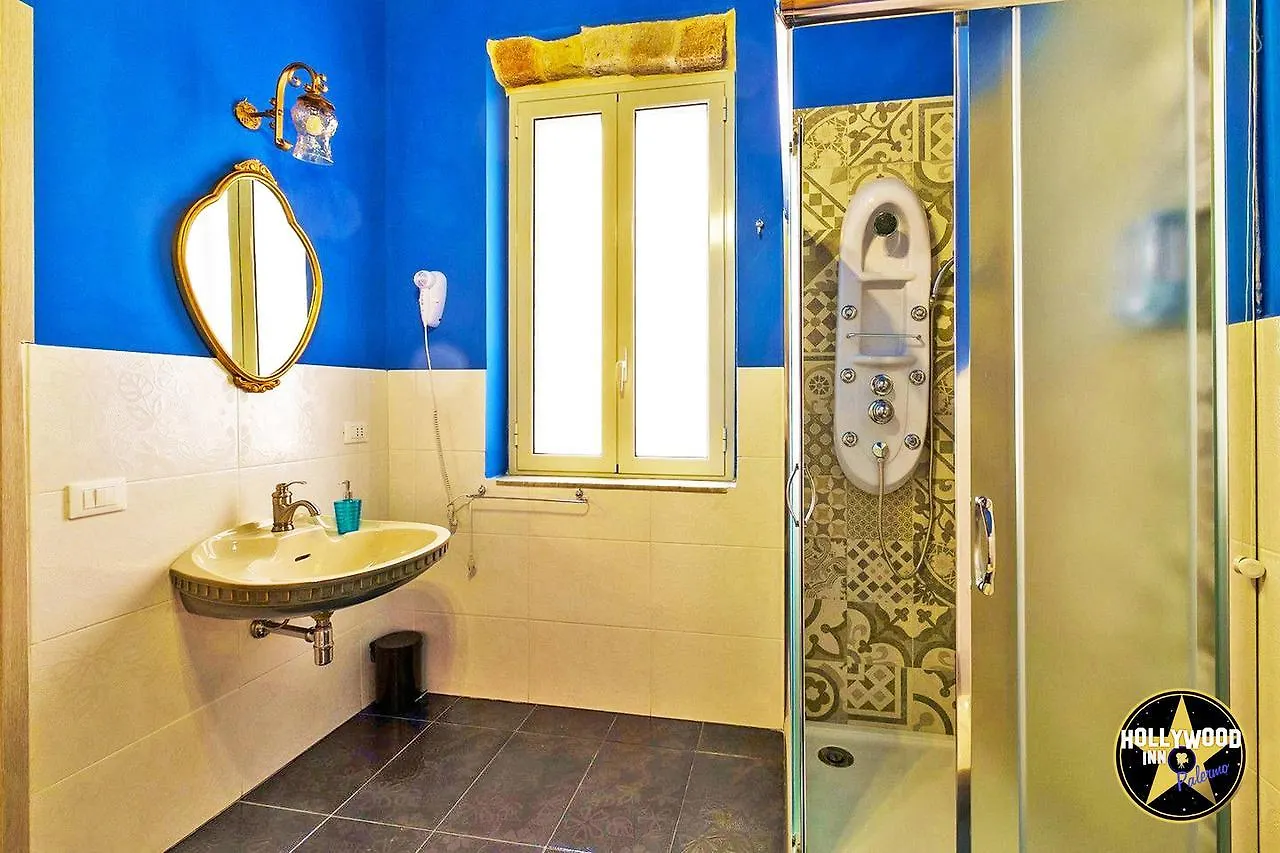 *** Pensión Hollywood Inn Palermo Italia